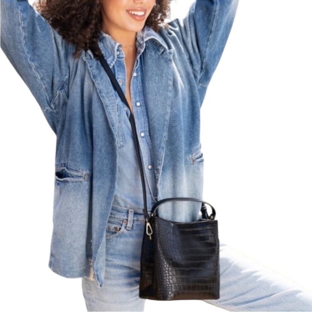 AOTA Elena Bucket Bag with purse handle & crossbody strap, croc. 🐊 vegan design
